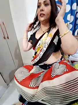 Snapshot of Diamondkohi82 chatting on August 4, 2026, 7:27 pm Diamondkohi82 online show from August 4, 2026, 7:27 pm