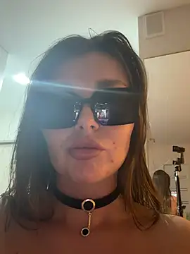 natasexymimi online show from August 5, 2026, 8:33 pm