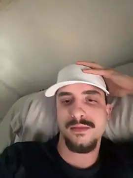 Snapshot of guilhermebolsson chatting on August 7, 2026, 4:42 pm guilhermebolsson online show from August 7, 2026, 4:42 pm