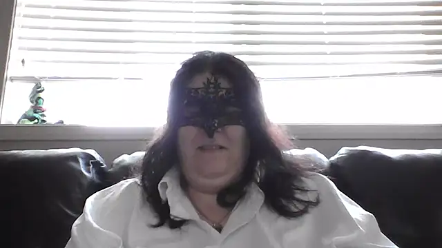 Snapshot of ScarletVixxen chatting on August 9, 2026, 7:52 pm ScarletVixxen online show from August 9, 2026, 7:52 pm