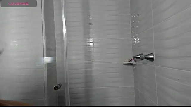 Snapshot of Tyler_axel chatting on August 9, 2026, 12:01 am Tyler axel online show from August 9, 2026, 12:01 am