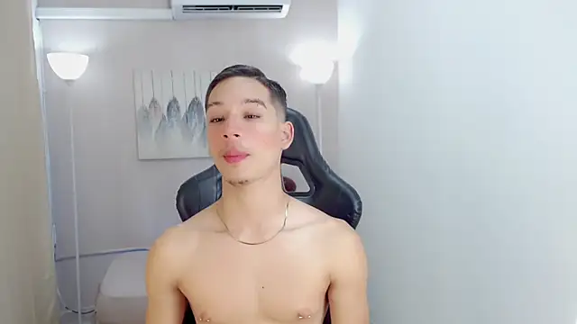 Snapshot of Flex_boyy_ chatting on August 8, 2026, 4:14 am Flex boyy online show from August 8, 2026, 4:14 am