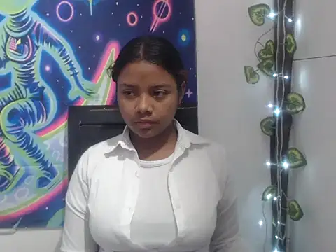 Snapshot of lau_sofia21 chatting on August 8, 2026, 12:40 pm lau sofia21 online show from August 8, 2026, 12:40 pm
