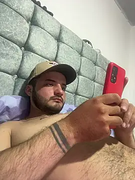 Snapshot of Damiansoles chatting on August 7, 2026, 11:40 pm Damiansoles online show from August 7, 2026, 11:40 pm