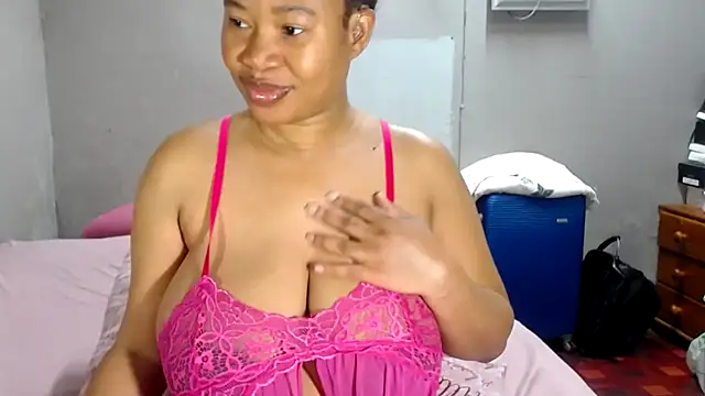 Snapshot of BigAreola26 chatting on June 16, 2026, 4:48 am BigAreola26 online show from June 16, 2026, 4:48 am