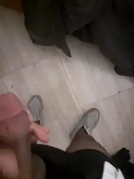 Snapshot of Demillvan chatting on February 10, 2025, 11:04 am Demillvan online show from February 10, 2025, 11:04 am