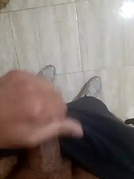 Snapshot of Demillvan chatting on February 10, 2025, 6:45 pm Demillvan online show from February 10, 2025, 6:45 pm