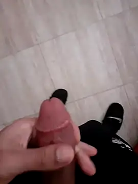 Snapshot of Demillvan chatting on February 17, 2025, 11:23 am Demillvan online show from February 17, 2025, 11:23 am