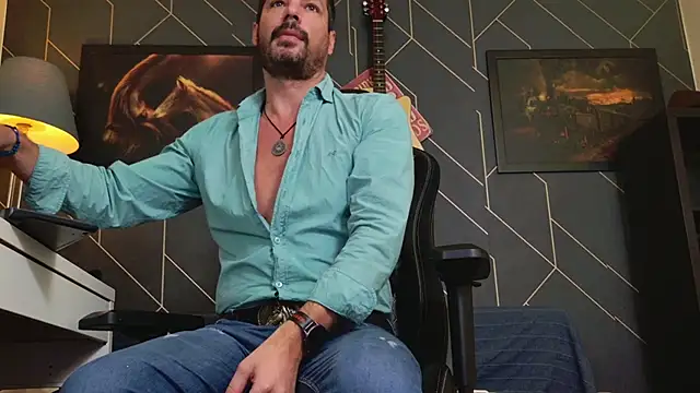 ChrisKox online show from November 5, 2025, 5:07 am