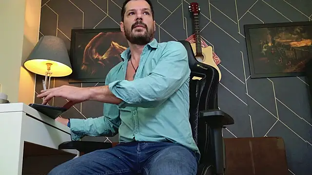 ChrisKox online show from December 18, 2025, 6:52 am