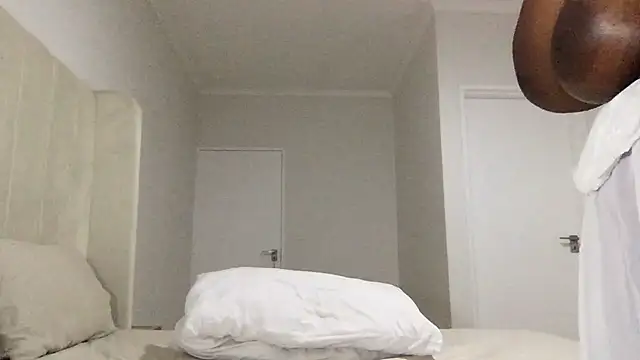 Snapshot of xBUSTY_CANDYx chatting on January 24, 2025, 11:23 pm xBUSTY CANDYx online show from January 24, 2025, 11:23 pm