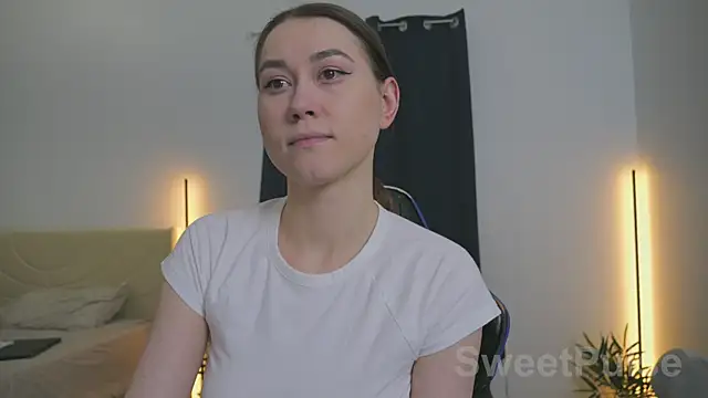 Snapshot of SweetPulse chatting on November 25, 2025, 11:49 pm SweetPulse online show from November 25, 2025, 11:49 pm