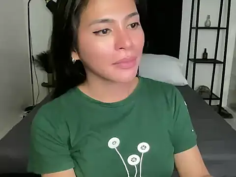 your bianca69 online show from December 19, 2024, 3:29 am