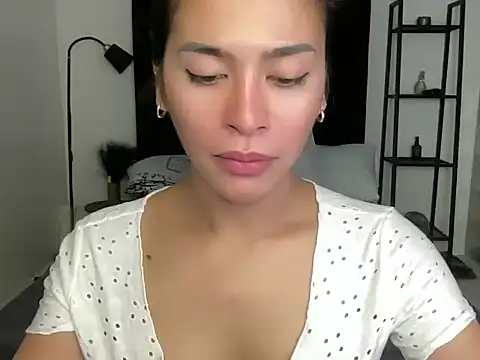 your bianca69 online show from December 23, 2024, 3:40 am
