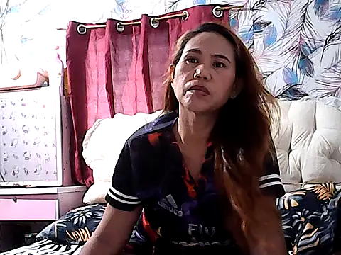 lovely-asian online show from June 5, 2026, 9:37 am