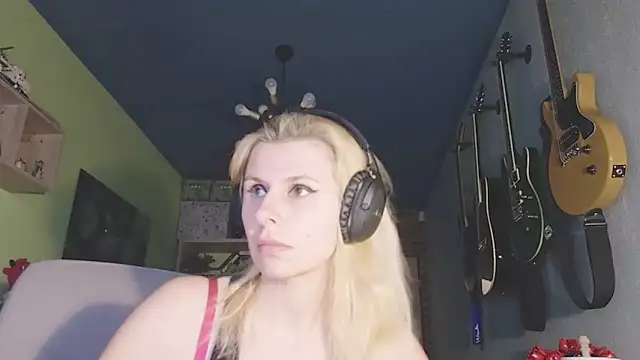 Snapshot of karmija chatting on December 14, 2024, 9:24 pm karmija online show from December 14, 2024, 9:24 pm