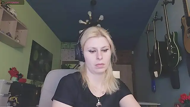 Snapshot of karmija chatting on February 18, 2025, 8:58 pm karmija online show from February 18, 2025, 8:58 pm