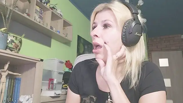 Snapshot of karmija chatting on October 20, 2025, 8:31 pm karmija online show from October 20, 2025, 8:31 pm