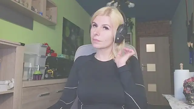 Snapshot of karmija chatting on October 31, 2025, 7:37 pm karmija online show from October 31, 2025, 7:37 pm