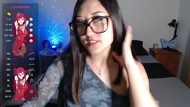 Ninimoon online show from October 6, 2025, 5:05 am