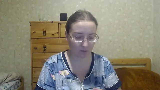 Smart Rose online show from February 3, 2025, 10:11 pm