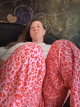 Snapshot of Natali_UA chatting on October 7, 2025, 6:32 am Natali UA online show from October 7, 2025, 6:32 am