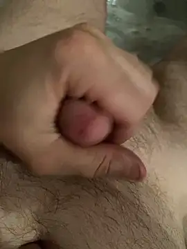 Snapshot of Ich00081 chatting on September 25, 2025, 8:34 pm Ich00081 online show from September 25, 2025, 8:34 pm