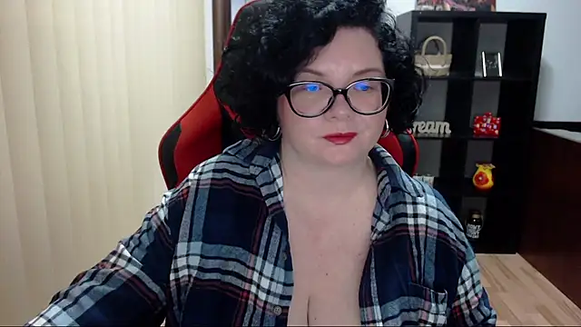 MissTroublle online show from January 28, 2025, 10:45 am