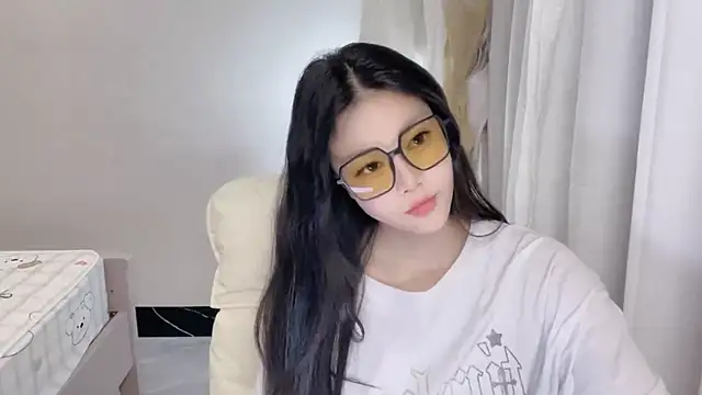 Snapshot of CNchengcheng chatting on October 4, 2025, 10:13 am CNchengcheng online show from October 4, 2025, 10:13 am