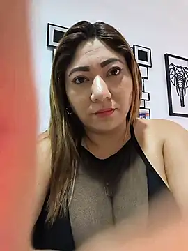 Snapshot of kendra_fire chatting on July 15, 2026, 12:43 pm kendra fire online show from July 15, 2026, 12:43 pm