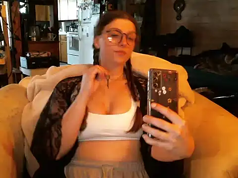 Snapshot of katie_kitten38 chatting on January 6, 2026, 1:59 pm katie kitten38 online show from January 6, 2026, 1:59 pm