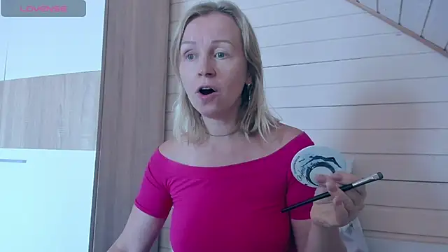 I AM MILF online show from October 17, 2025, 8:06 am