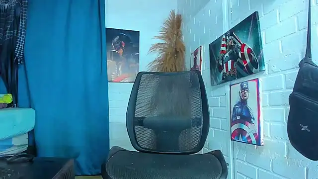 Snapshot of Zack_Grey chatting on February 4, 2025, 3:47 pm Zack Grey online show from February 4, 2025, 3:47 pm