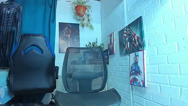 Snapshot of Zack_Grey chatting on February 18, 2025, 1:00 pm Zack Grey online show from February 18, 2025, 1:00 pm