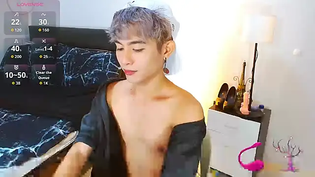 Snapshot of WildestTwink chatting on April 24, 2026, 7:05 pm WildestTwink online show from April 24, 2026, 7:05 pm