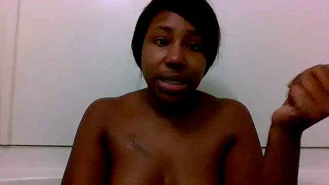 Xochillovemoney2 online show from December 7, 2024, 5:59 am