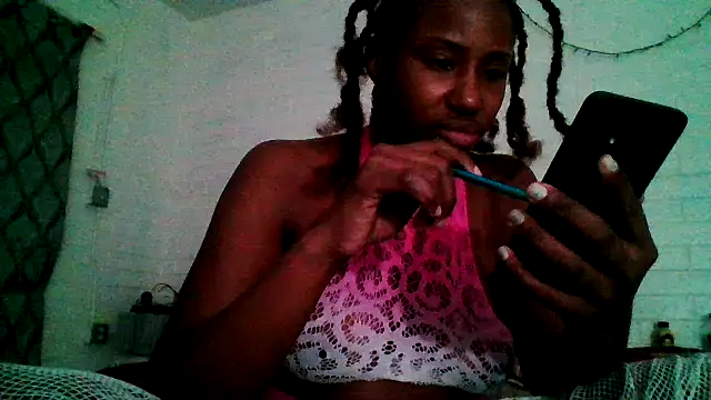 Xochillovemoney2 online show from March 10, 2025, 8:15 am