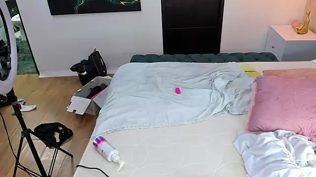 amy ink online show from March 6, 2025, 6:26 pm