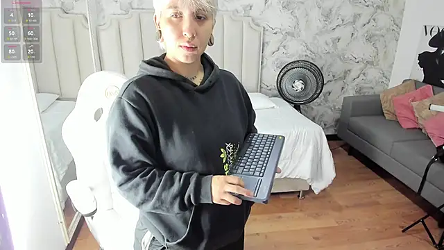 amy ink online show from October 6, 2025, 11:18 am