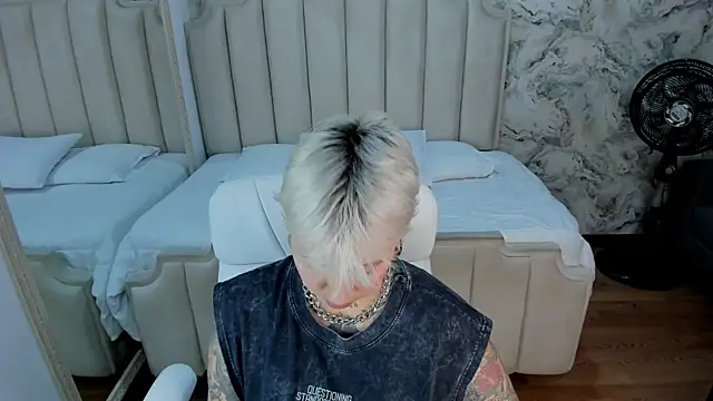 amy ink online show from October 18, 2025, 11:33 am