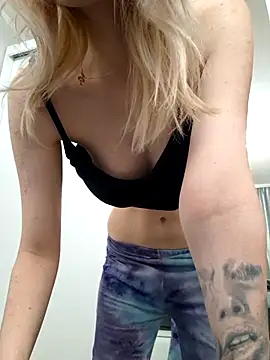 YogisticJuli666 online show from October 13, 2025, 4:56 am