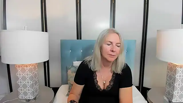 EricaTop online show from October 8, 2025, 6:05 pm