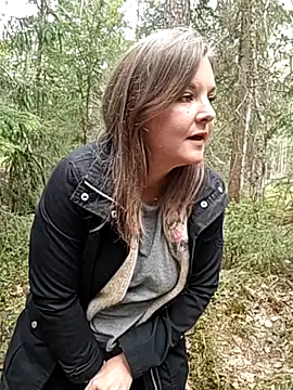 Snapshot of SwedishJennifer chatting on May 11, 2026, 12:33 pm SwedishJennifer online show from May 11, 2026, 12:33 pm
