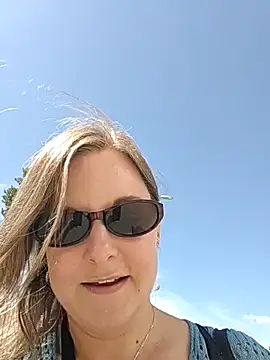 Snapshot of SwedishJennifer chatting on May 28, 2026, 12:02 pm SwedishJennifer online show from May 28, 2026, 12:02 pm