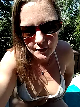 Snapshot of SwedishJennifer chatting on May 29, 2026, 11:08 am SwedishJennifer online show from May 29, 2026, 11:08 am