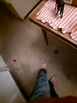 realeasy1 online show from October 11, 2025, 4:01 am