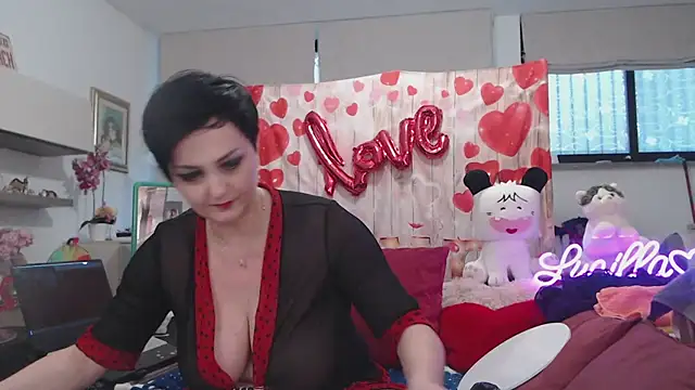 lucillabollente online show from February 14, 2025, 2:54 pm