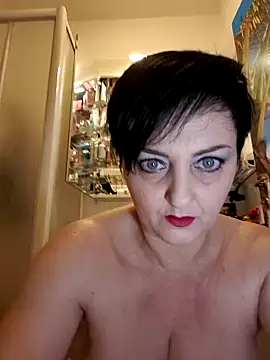 lucillabollente online show from February 22, 2025, 5:12 am