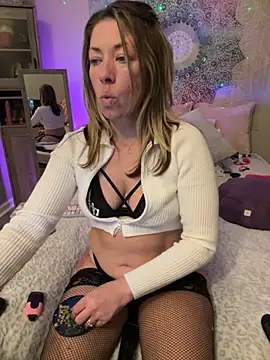  NinaLuvSins  online show from October 26, 2025, 12:27 am