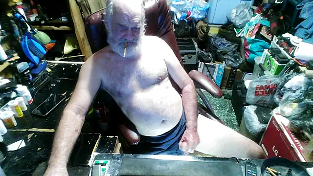 russtee online show from November 23, 2025, 4:18 pm